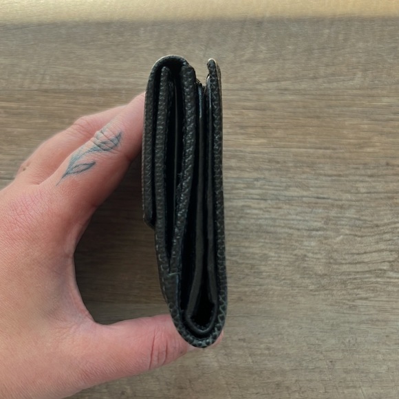 💎 GUCCI - GG Black Compact Wallet - Picture 2 of 9